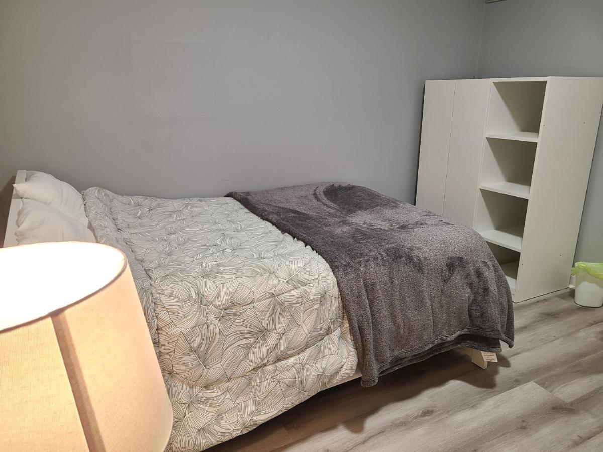 Downtown Ottawa Spacious Room Accommodation Buitenkant foto